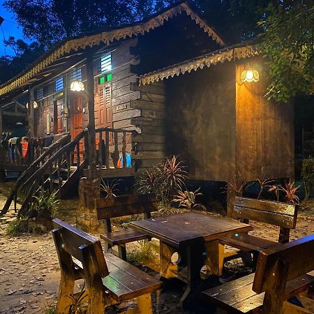 Rustic Chalet - Dahlia N Mawar At Sedim Vista Kulim Dış mekan fotoğraf
