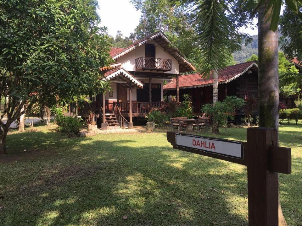 Rustic Chalet - Dahlia N Mawar At Sedim Vista Kulim Dış mekan fotoğraf