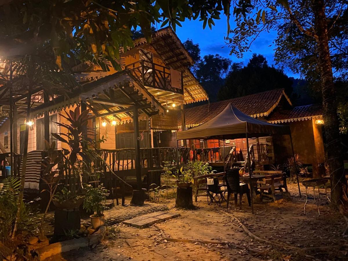 Rustic Chalet - Dahlia N Mawar At Sedim Vista Kulim Dış mekan fotoğraf